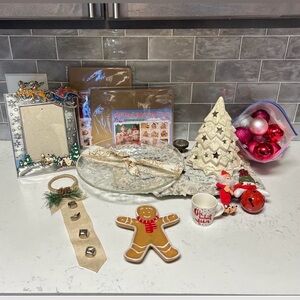 Neiman Marcus Holiday Decor, granite lazy Susan with White and Red Accents
